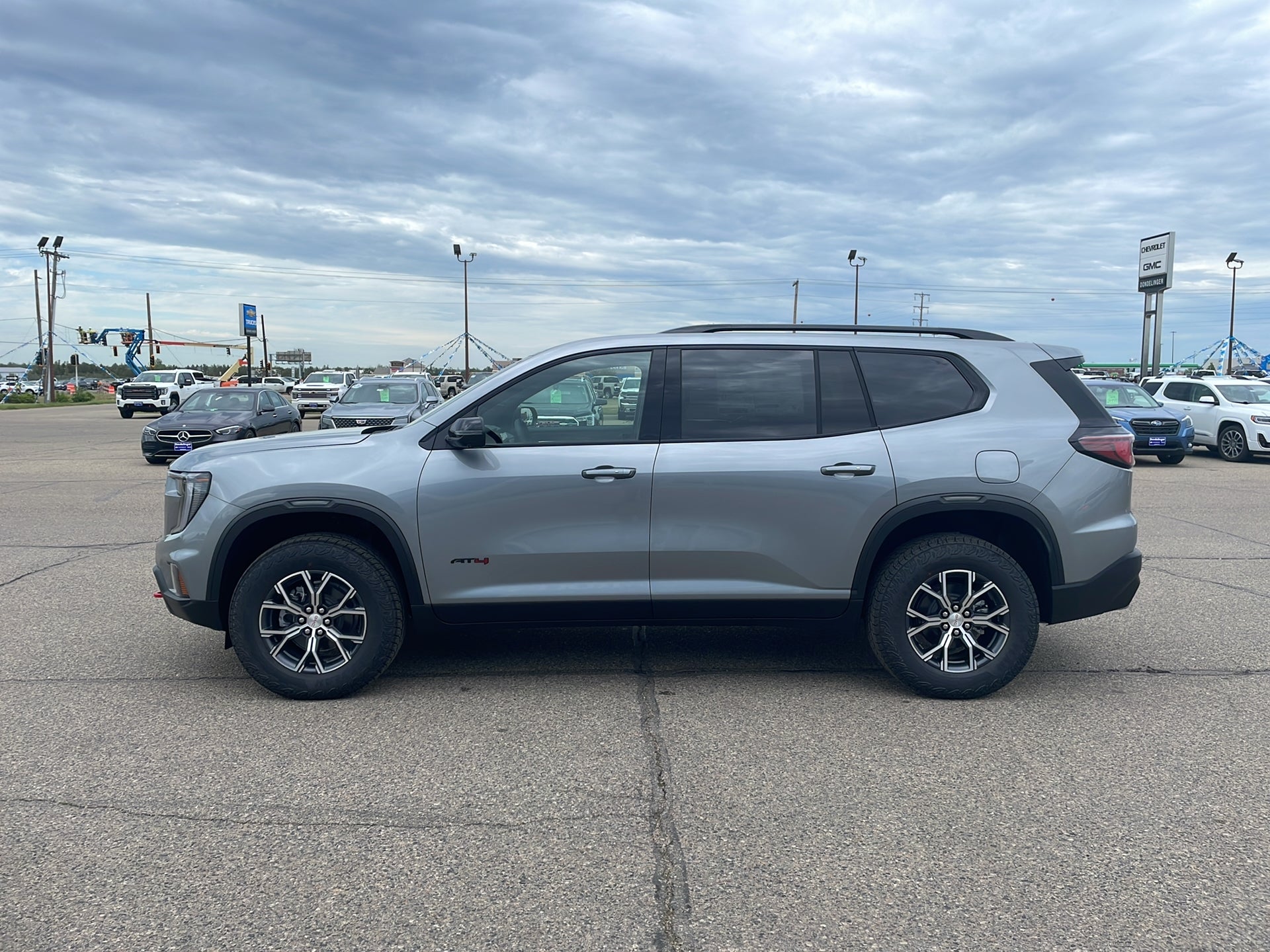 2026 GMC Acadia AT4