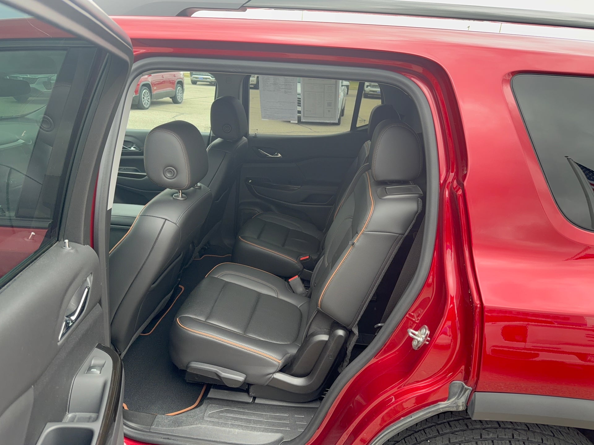 2022 GMC Acadia AT4