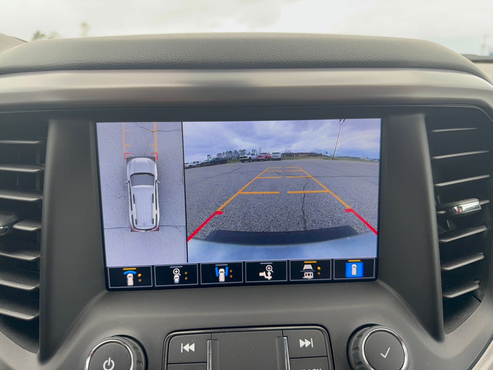 2022 GMC Acadia AT4
