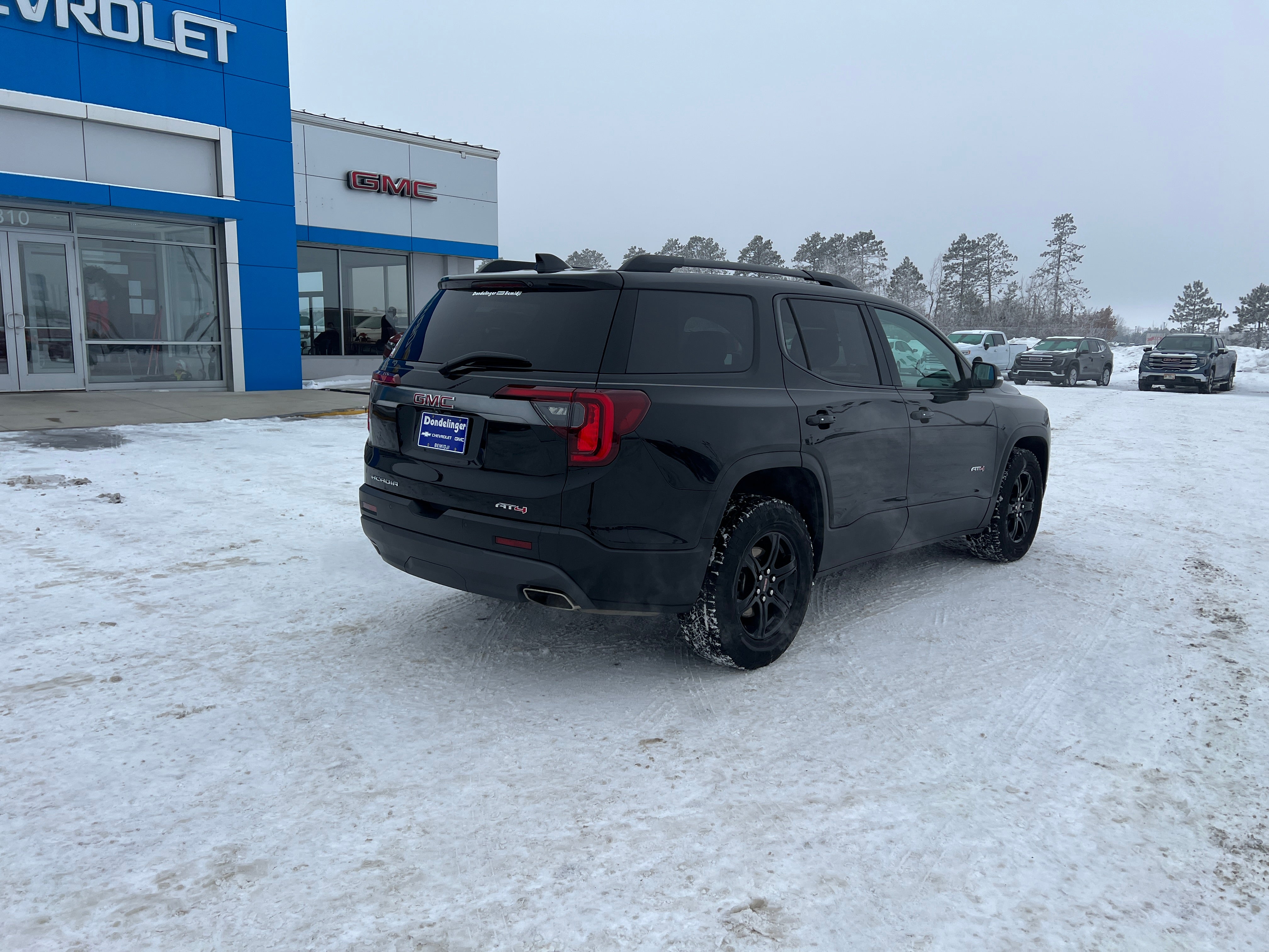 2023 GMC Acadia AT4