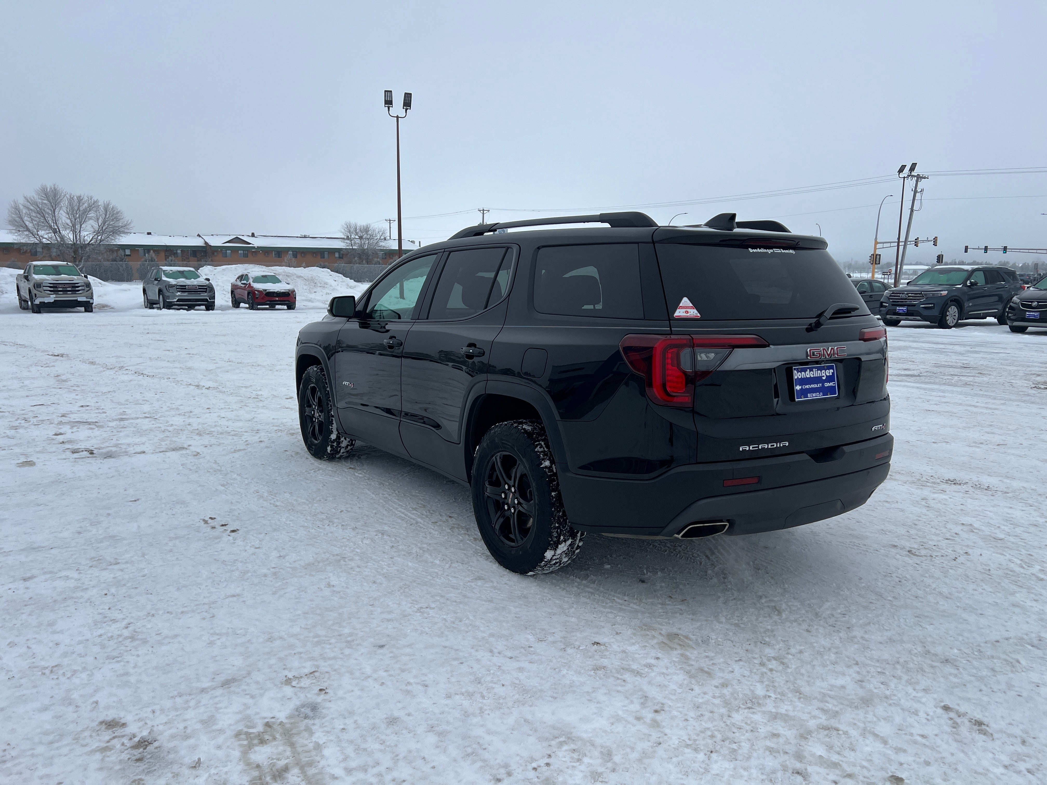 2023 GMC Acadia AT4