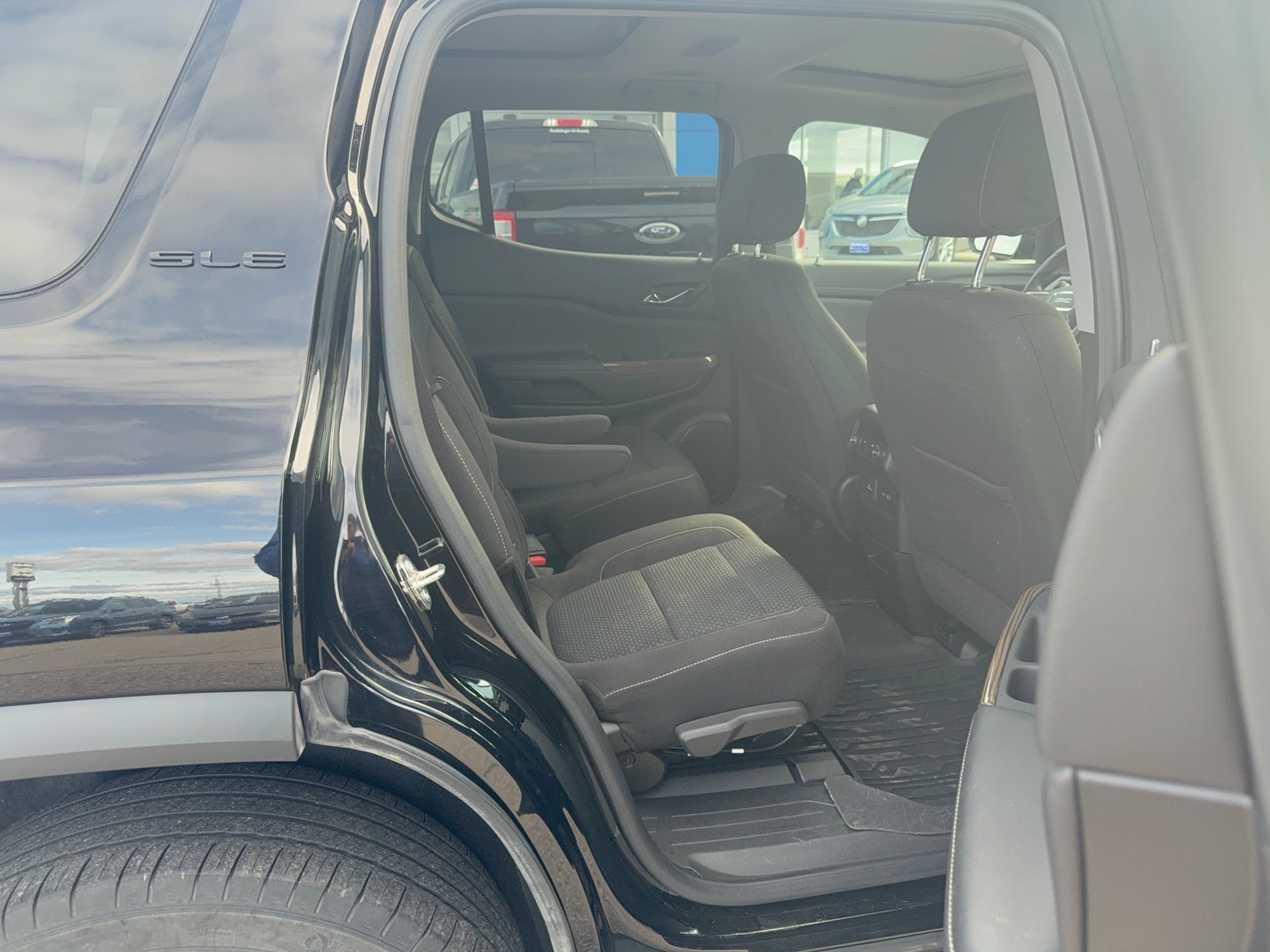 2023 GMC Acadia SLE