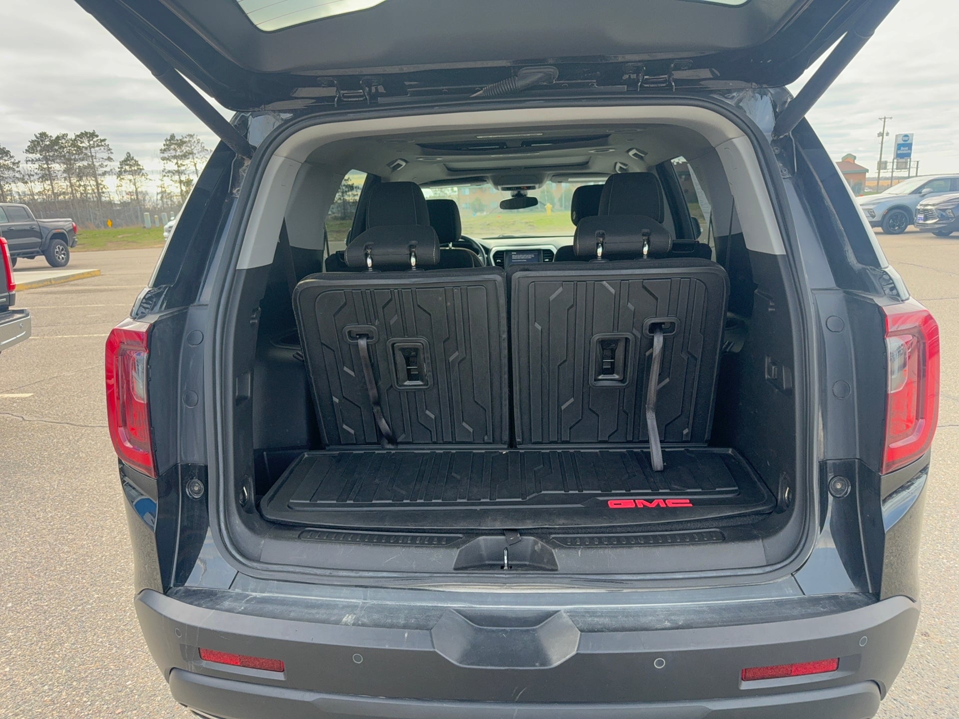 2023 GMC Acadia SLE