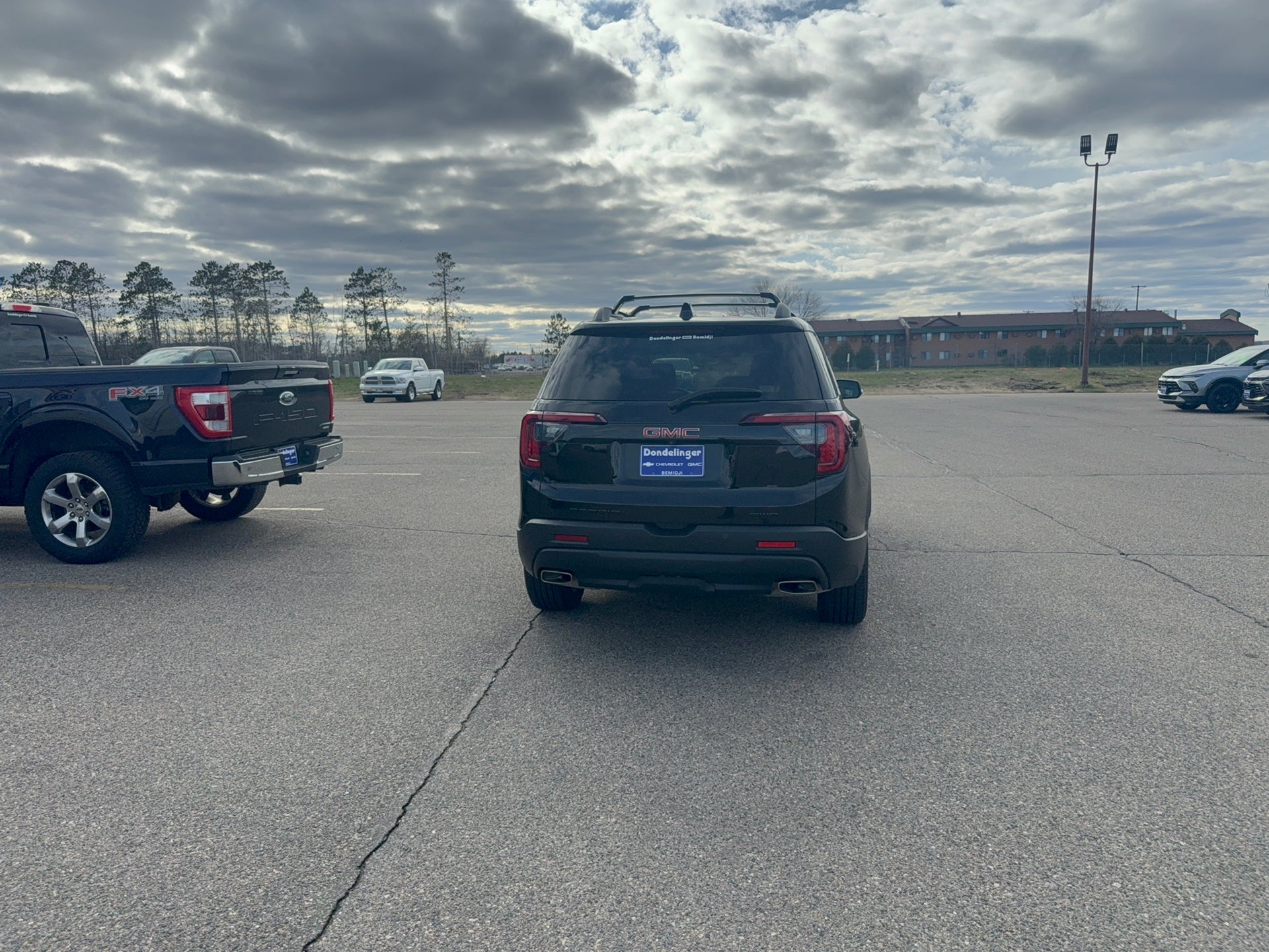 2023 GMC Acadia SLE