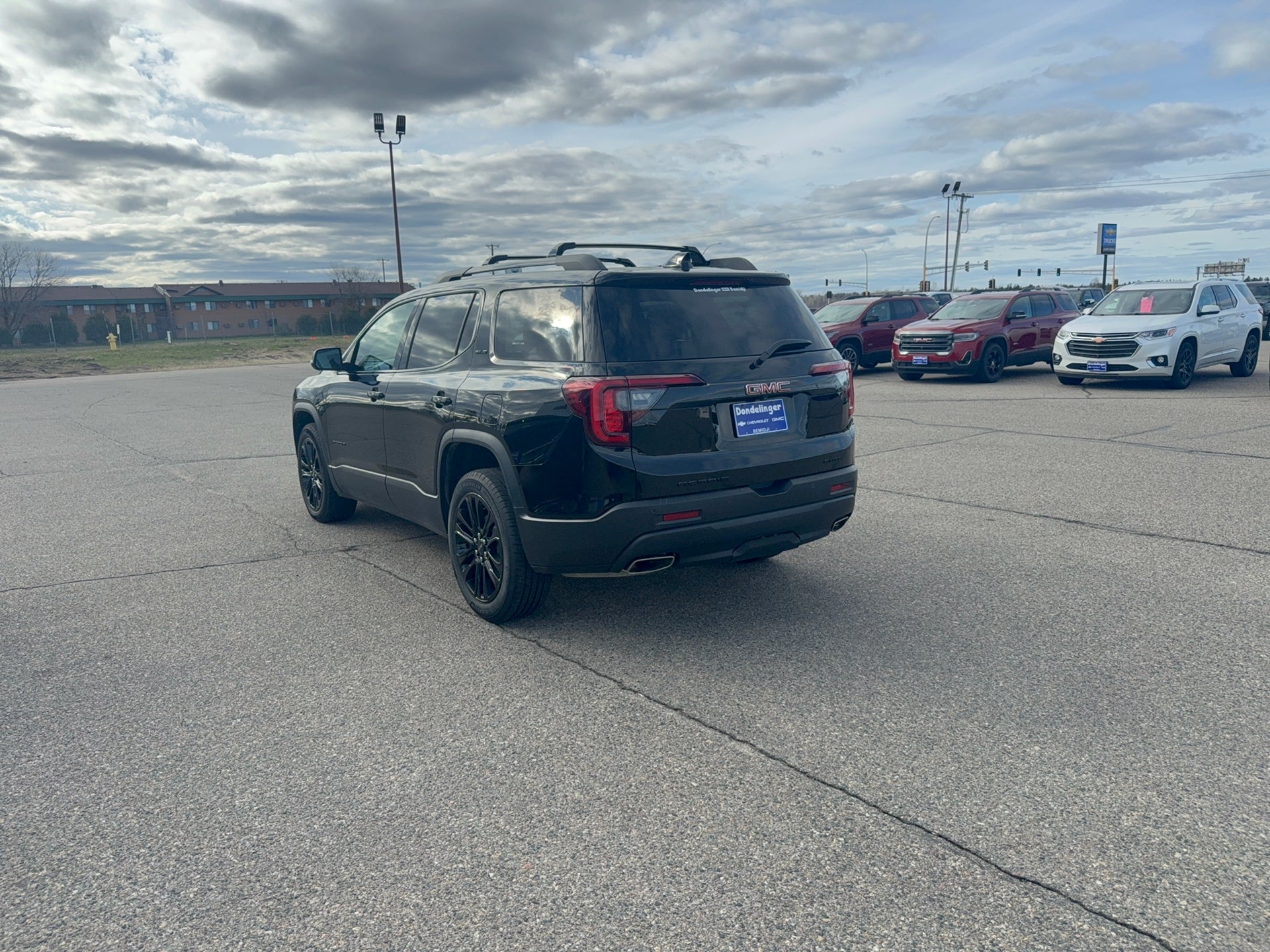 2023 GMC Acadia SLE