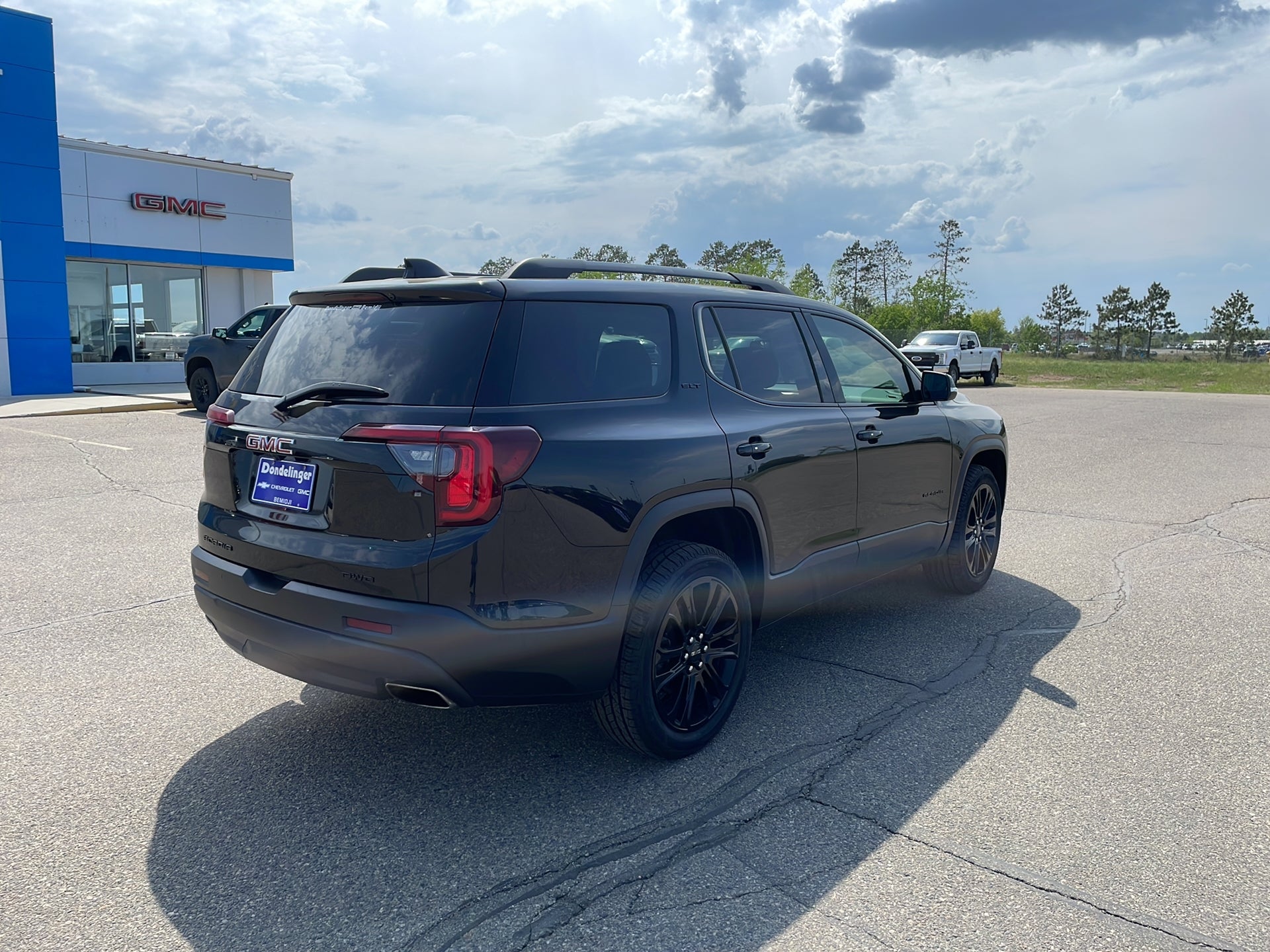 2022 GMC Acadia SLT
