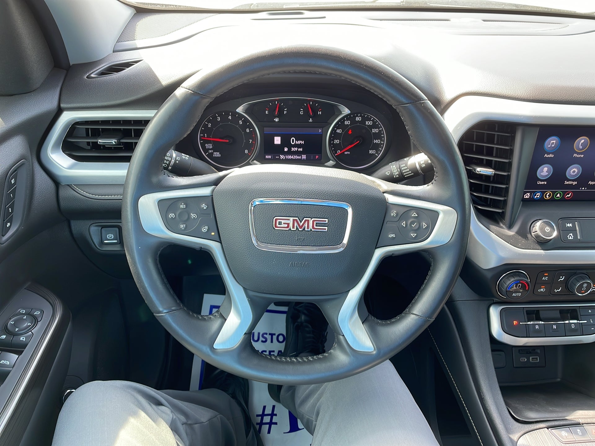2022 GMC Acadia SLT