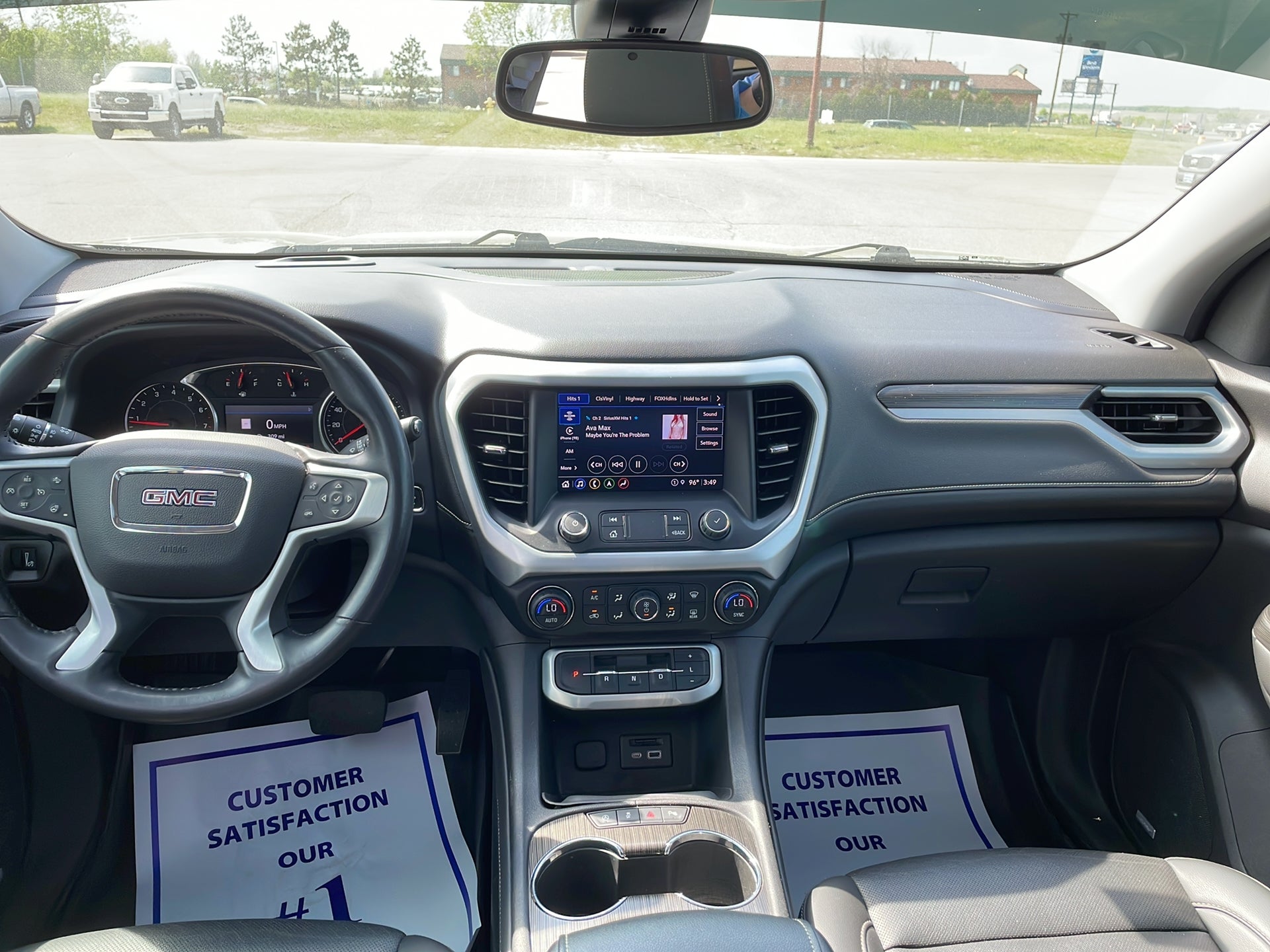 2022 GMC Acadia SLT