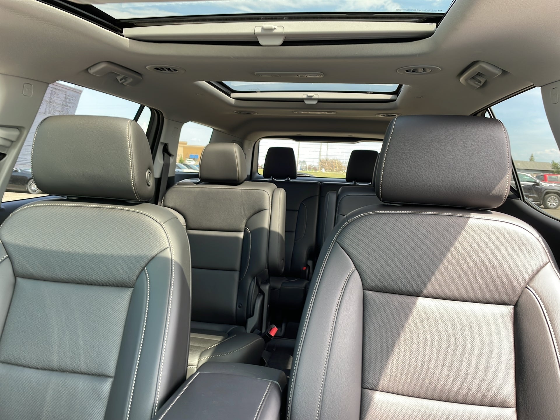 2022 GMC Acadia SLT