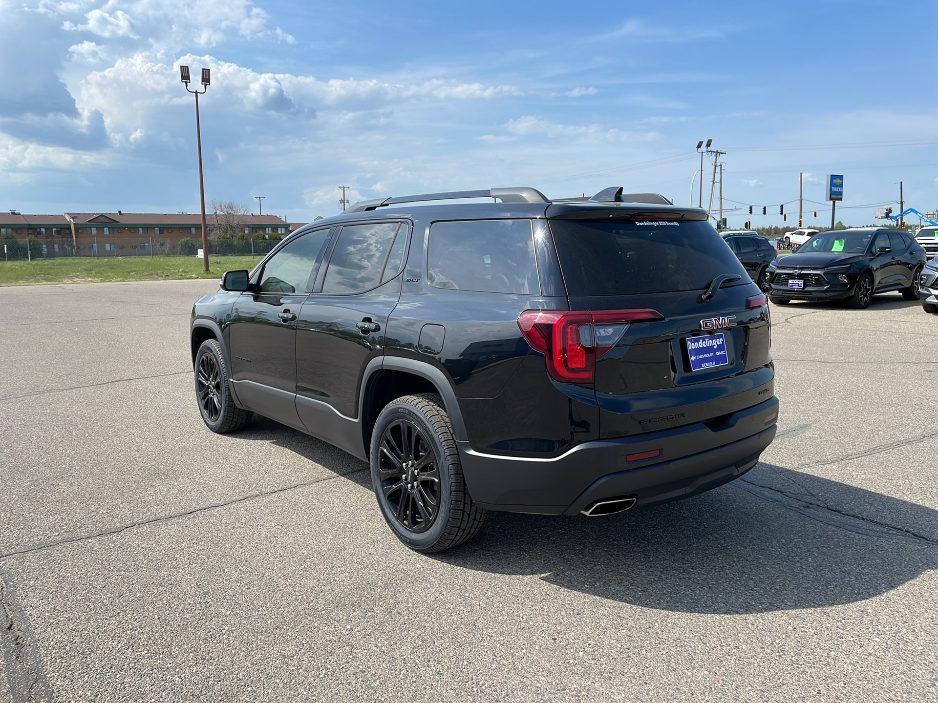 2022 GMC Acadia SLT