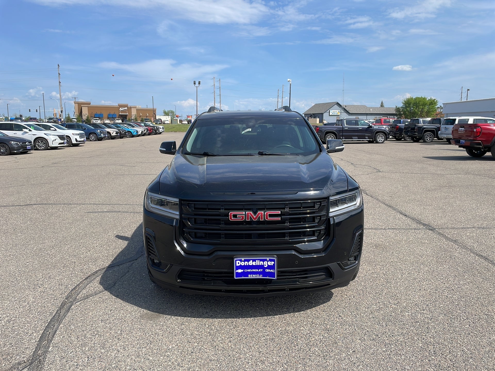 2022 GMC Acadia SLT