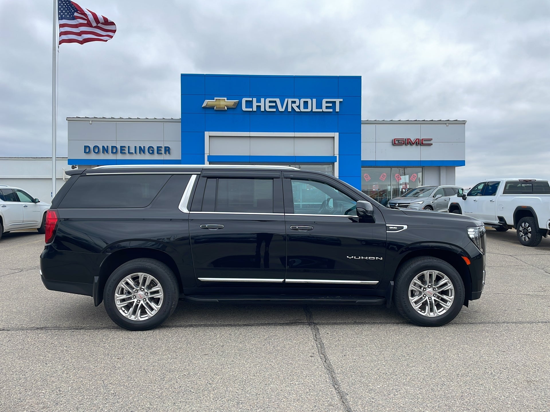 2022 GMC Yukon 4WD SLT's photo