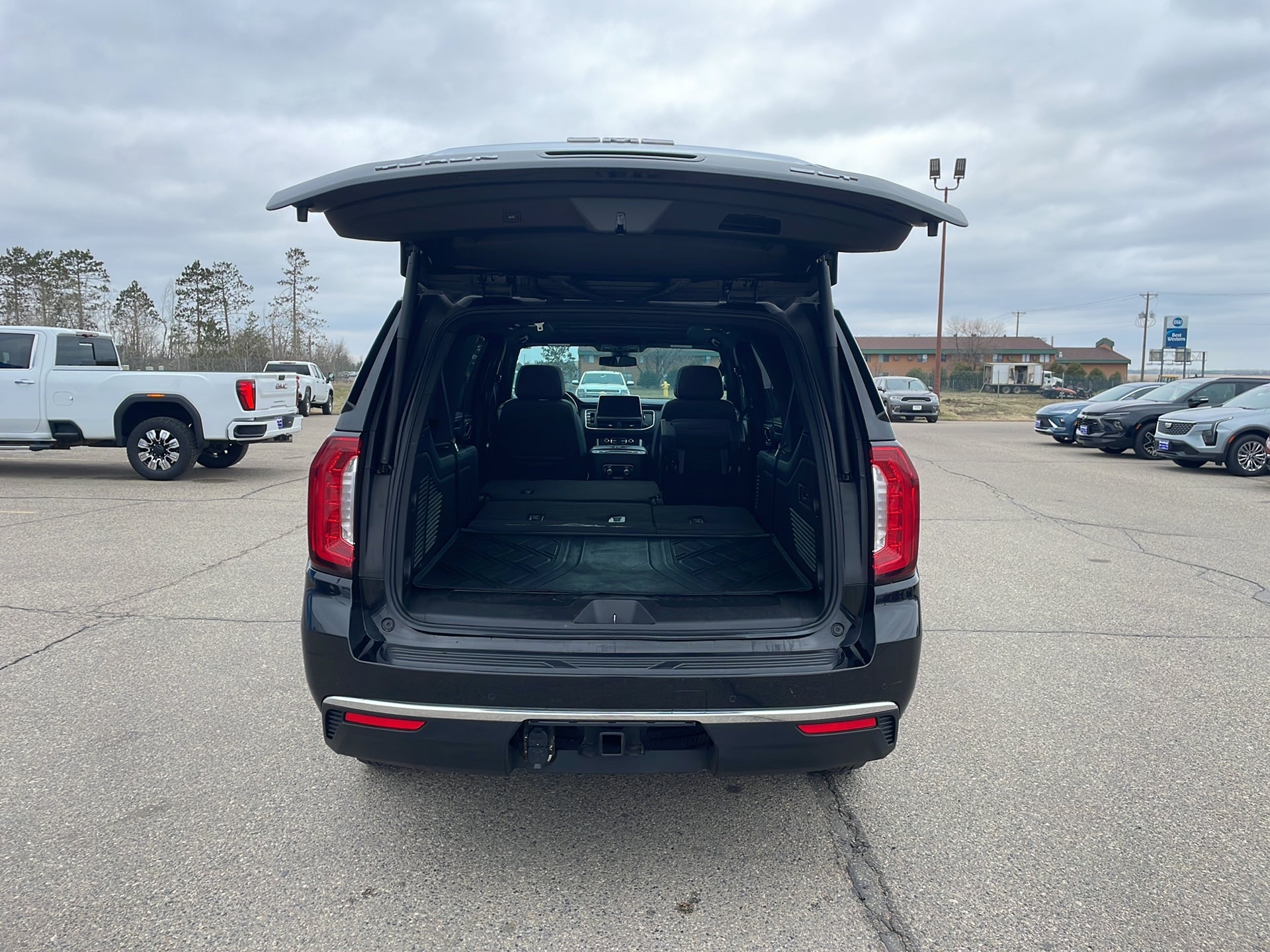 2022 GMC Yukon XL SLT