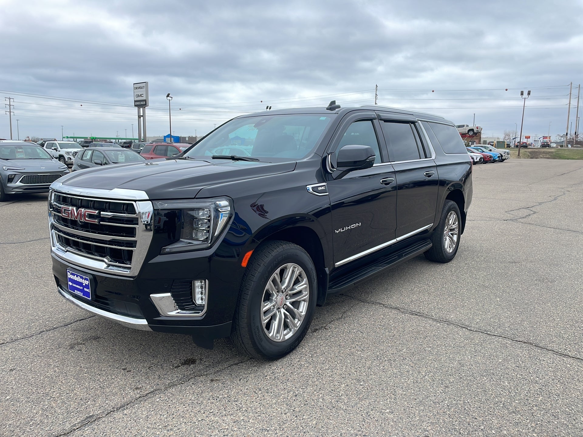 2022 GMC Yukon XL SLT