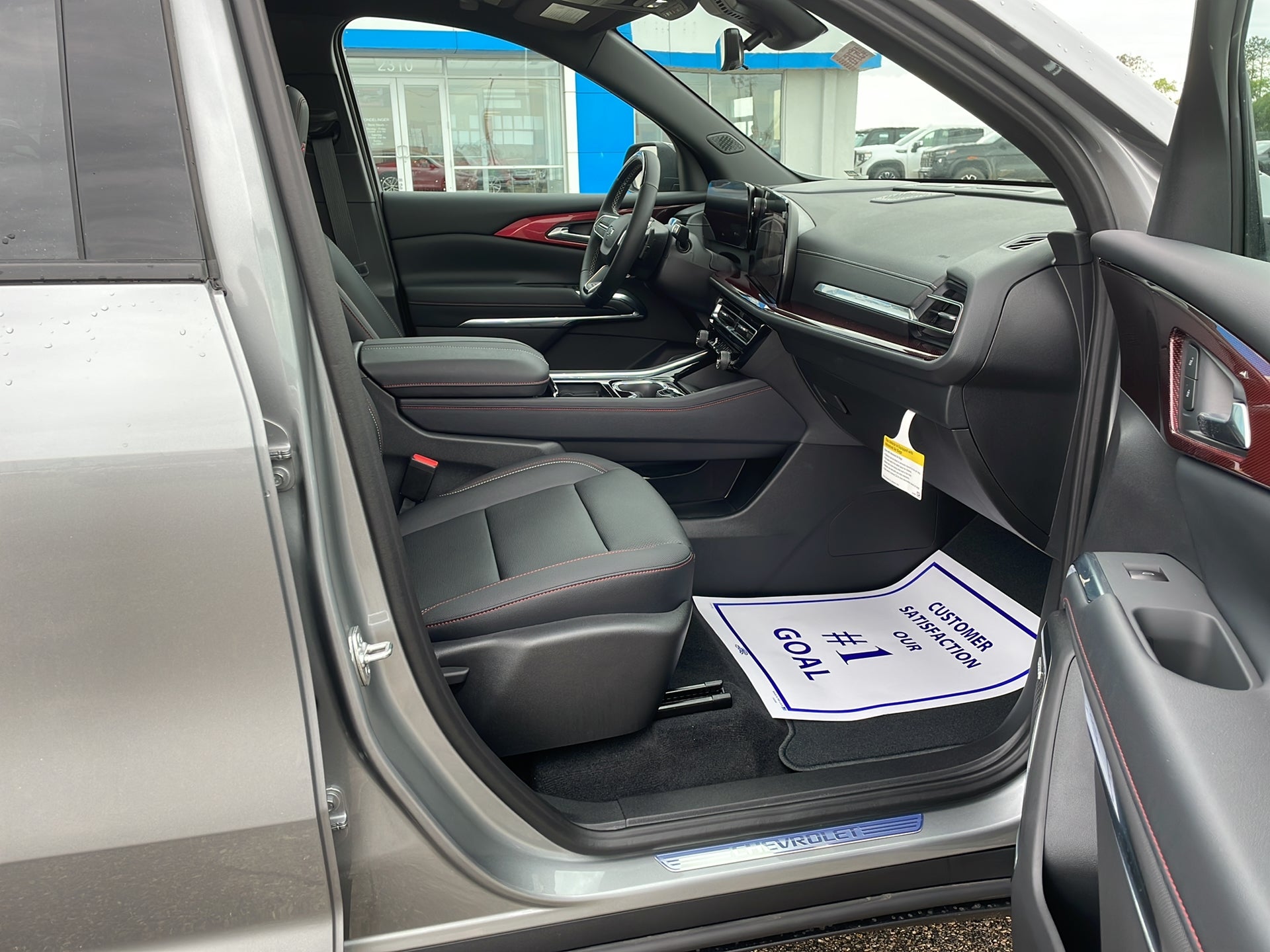 2026 Chevrolet Traverse Z71 - Photo 10