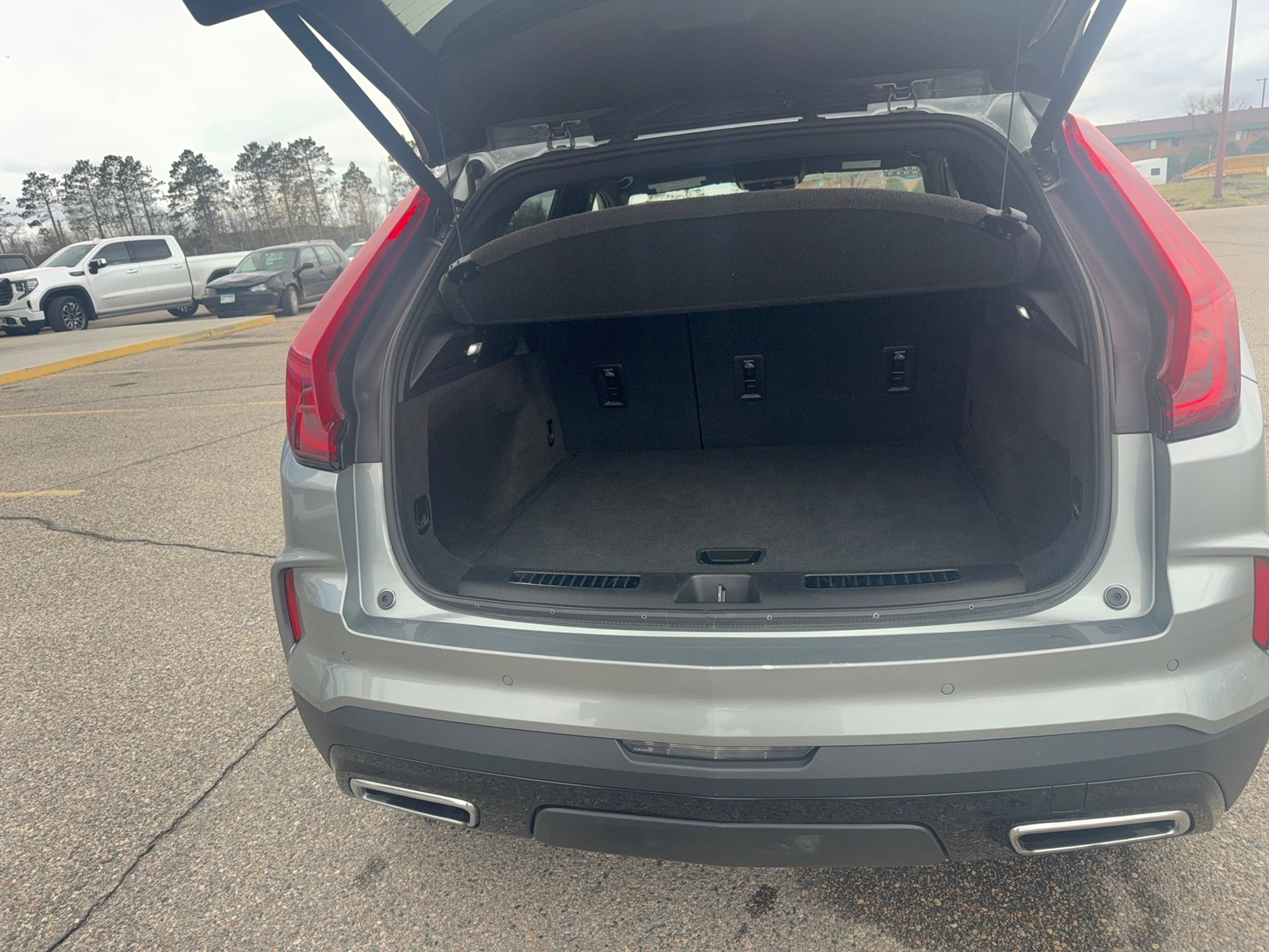 2024 Cadillac XT4 Premium Luxury