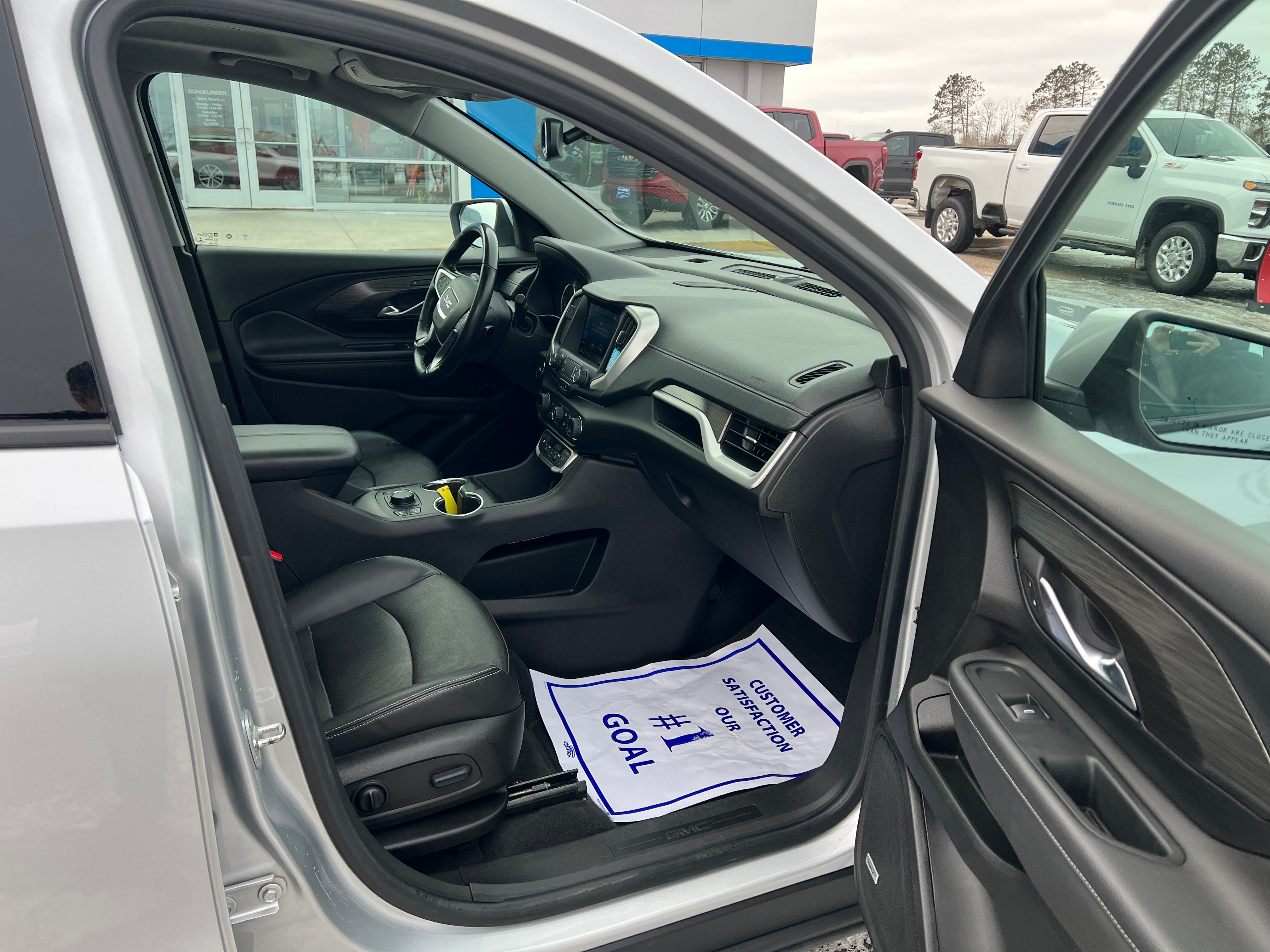 2022 GMC Terrain SLT