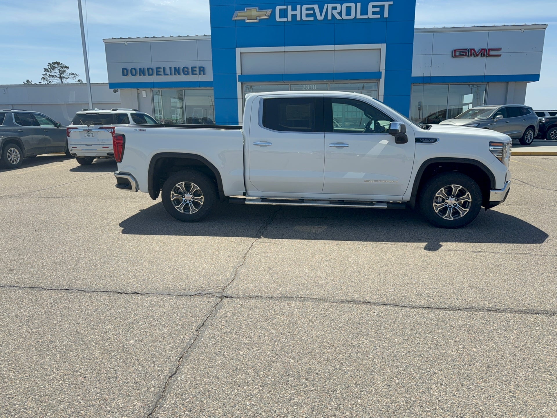 2026 GMC Sierra 4WD Crew Cab Short Box SLT's photo
