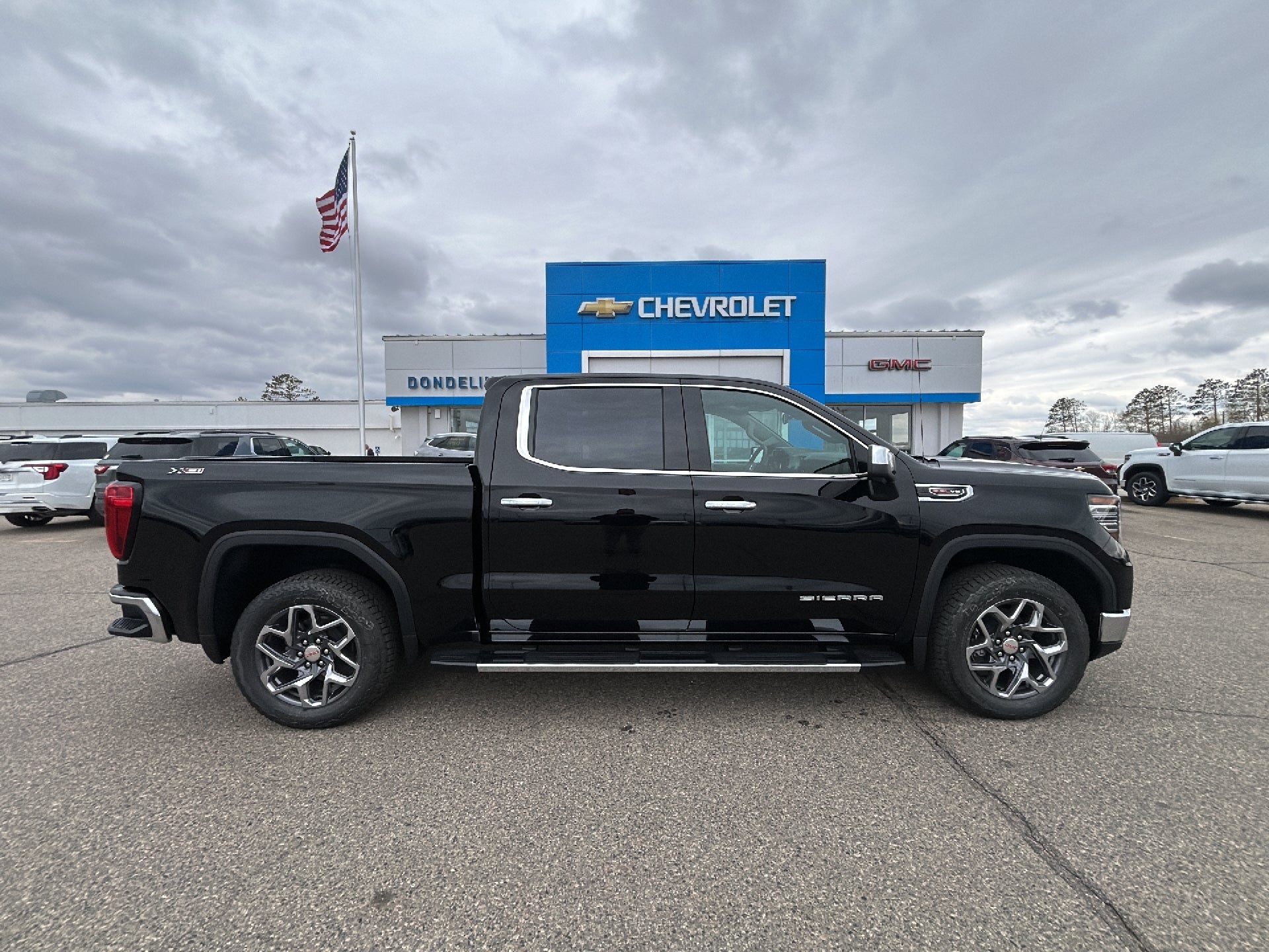 2026 GMC Sierra 4WD Crew Cab Short Box SLT's photo