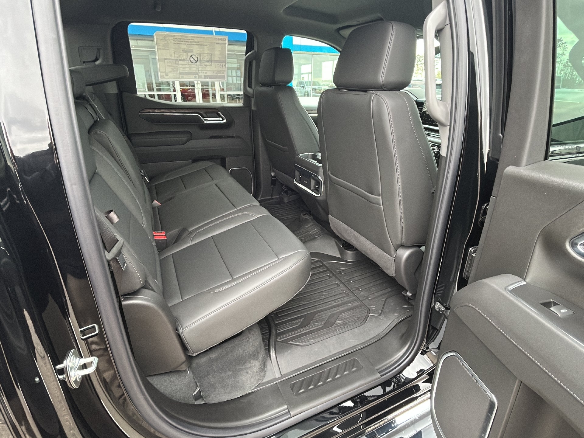 2026 GMC Sierra 1500 SLT - Photo 11