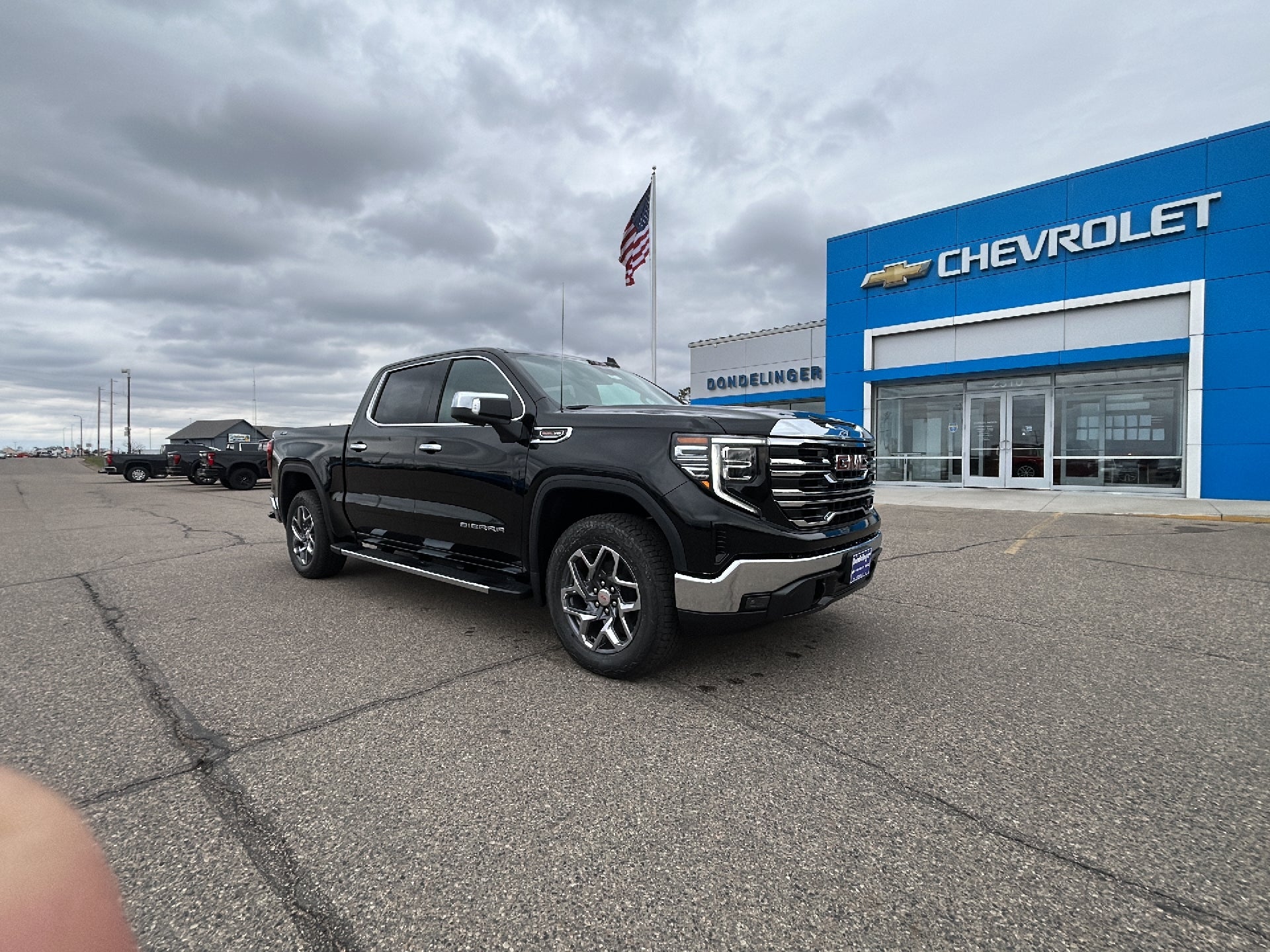 2026 GMC Sierra 1500 SLT - Photo 9