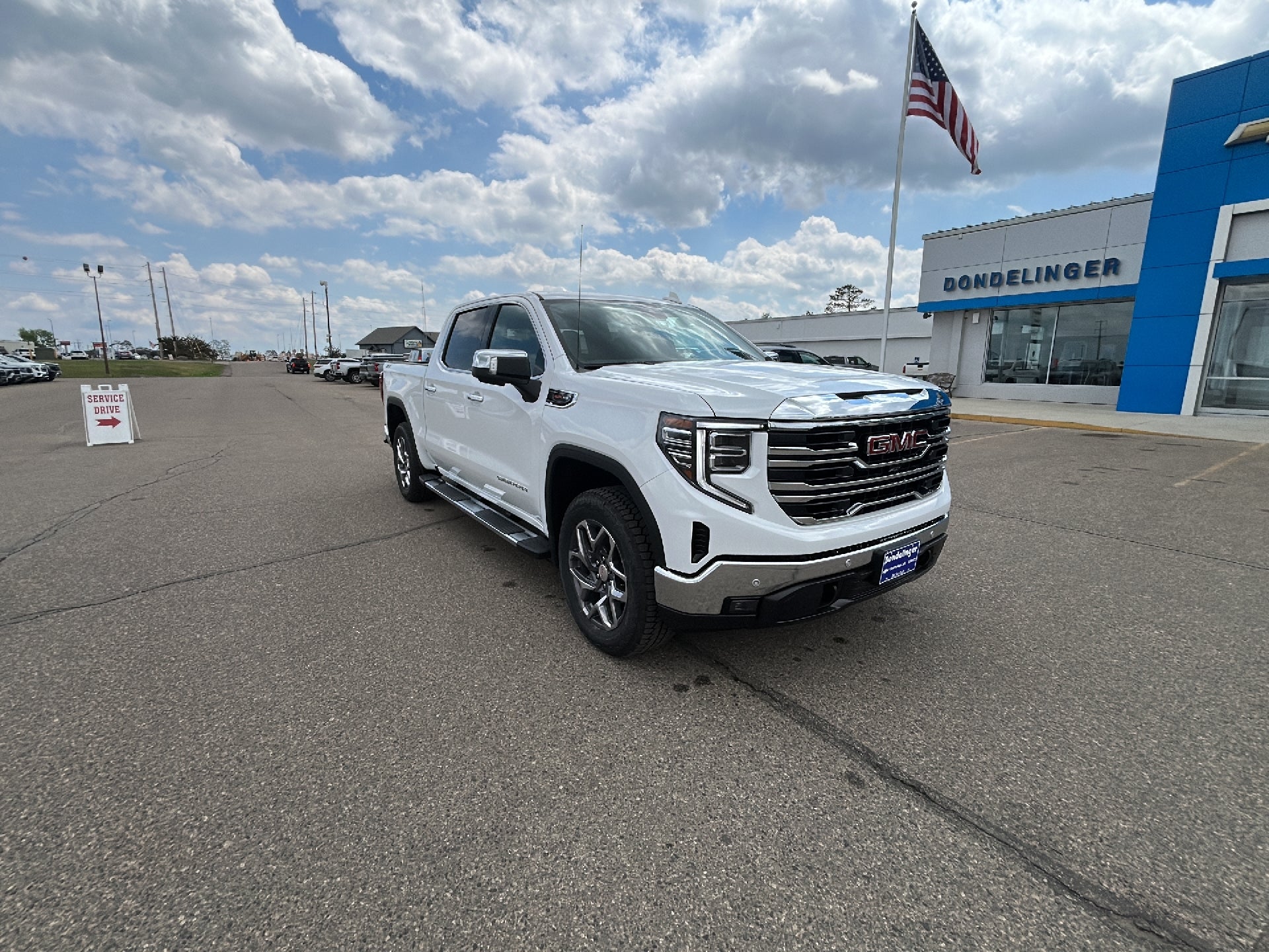 2026 GMC Sierra 1500 SLT